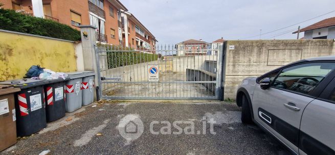 Garage/posto auto in residenziale in Via Nino Costa 19