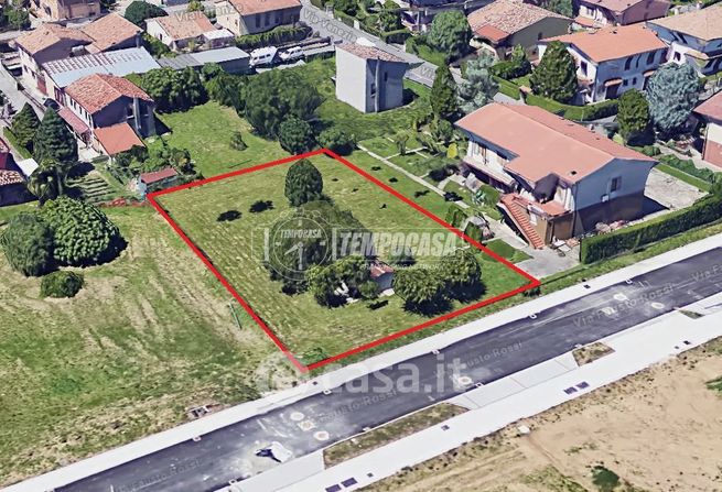 Terreno edificabile in residenziale in Via Fausto Rossi