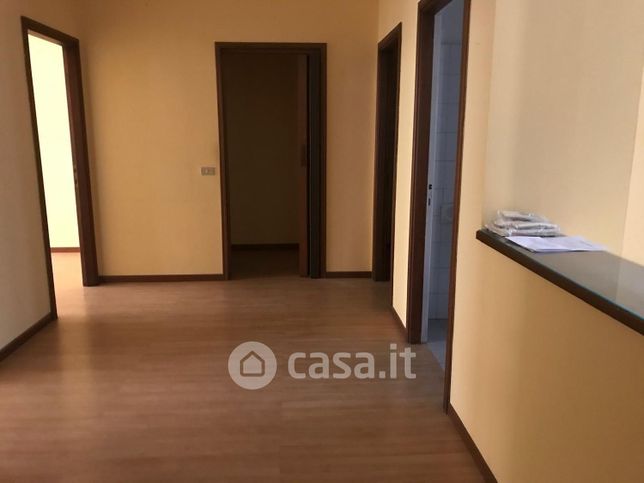 Ufficio in commerciale in Via Cristoforo Poggiali