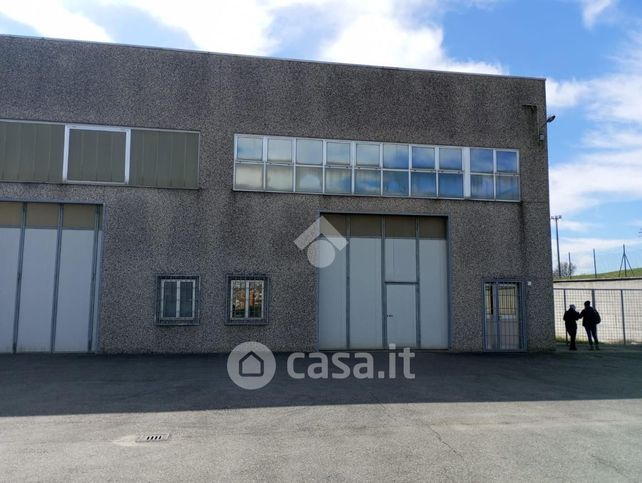 Capannone in commerciale in Via Roma 105