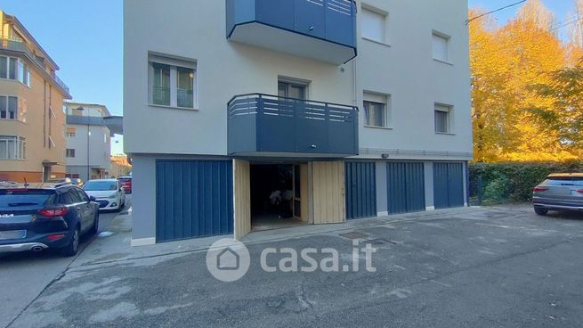 Box/posto auto in residenziale in Via Rielta