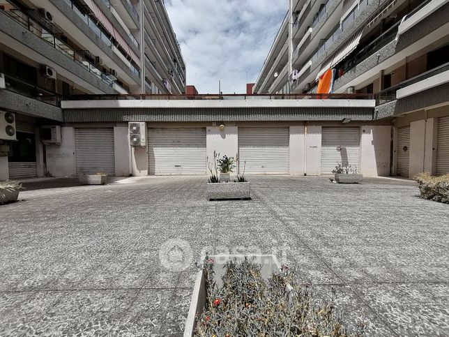 Attivitã /licenza (con o senza mura) in commerciale in Via Paolo Telesforo 120