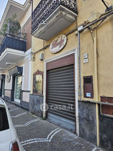 Negozio/locale commerciale in commerciale in Via Ponte Persica 117