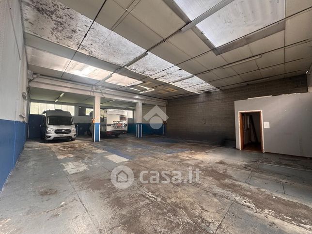 Capannone in commerciale in Viale Pedavena 9