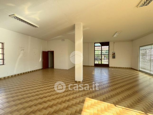Ufficio in commerciale in Via della Noce 54