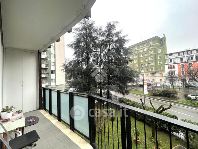 Appartamento in residenziale in Via Lario 8