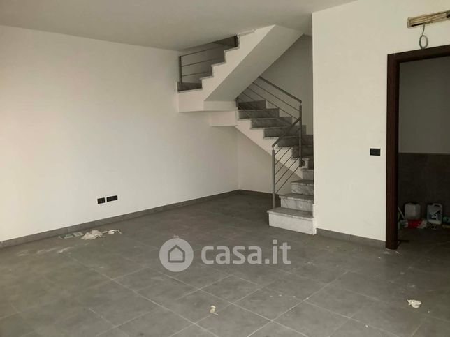 Ufficio in commerciale in Viale Carlo III di Borbone