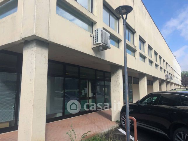 Capannone in commerciale in Via Pradazzo