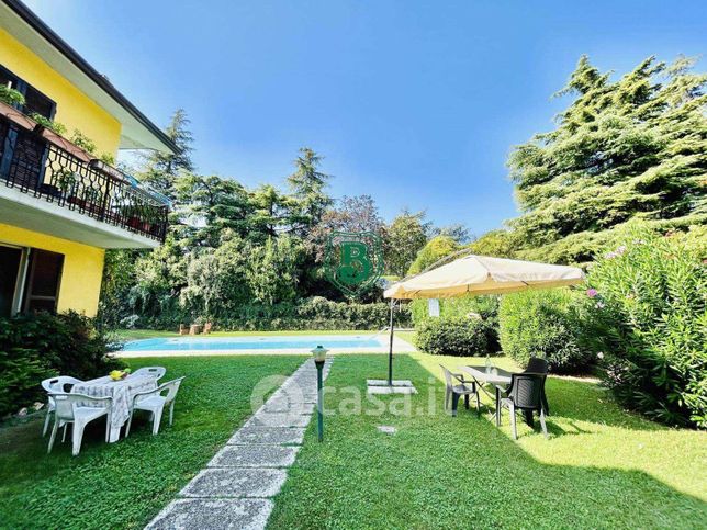 Appartamento in residenziale in Via Daniele Comboni 4