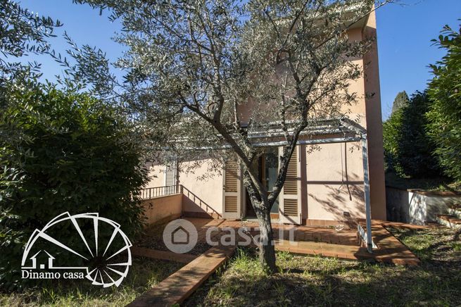 Casa indipendente in residenziale in
