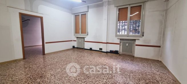 Ufficio in commerciale in 