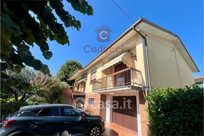 Villa in residenziale in