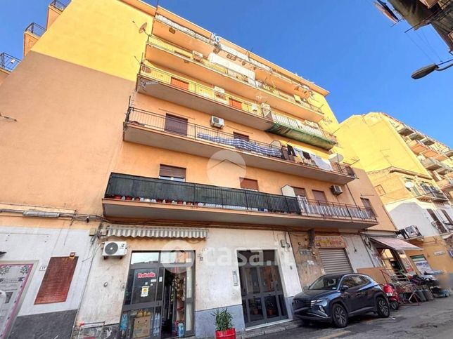 Appartamento in residenziale in Via Ruggerone da Palermo 15