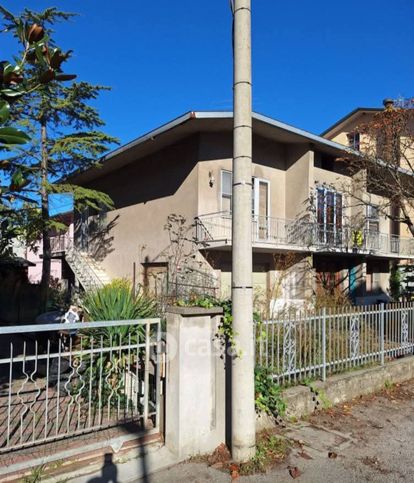 Casa indipendente in residenziale in Via Gaetano Donizetti 16