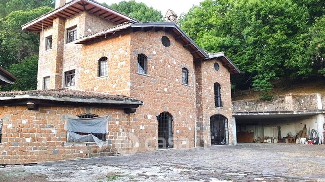 Casa indipendente in residenziale in Via Casilina
