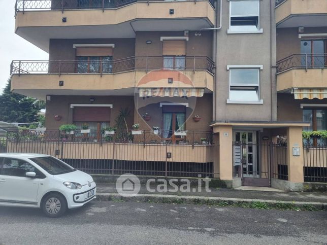 Garage/posto auto in residenziale in Via Toce 19