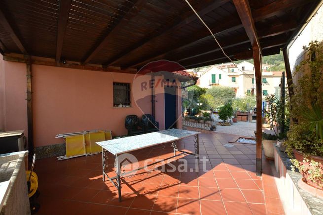 Casa bi/trifamiliare in residenziale in Via A. Faggi 6