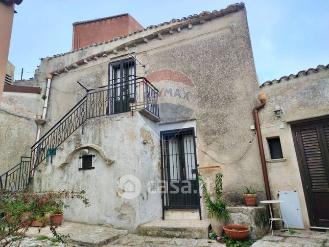 Casa indipendente in residenziale in Via Vittorio Emanuele 89