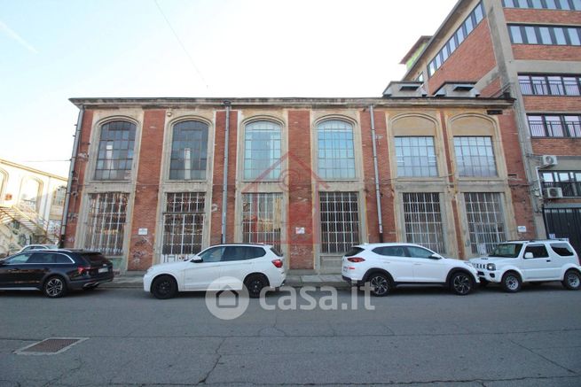 Capannone in commerciale in Via Caduti sul Lavoro 16