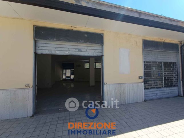 Ufficio in commerciale in Viale della Libertà 156
