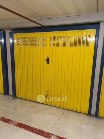 Box/posto auto in residenziale in Piazzale Costantino il Grande 174 /A