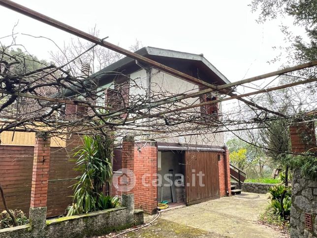 Villa in residenziale in Via Tecchioni