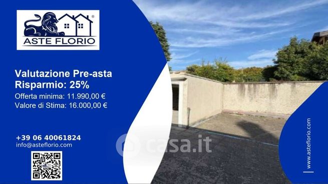 Box/posto auto in residenziale in Via Italia