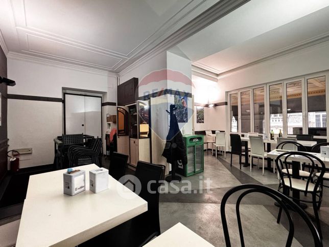 Attivitã /licenza (con o senza mura) in commerciale in Piazza della Nunziata