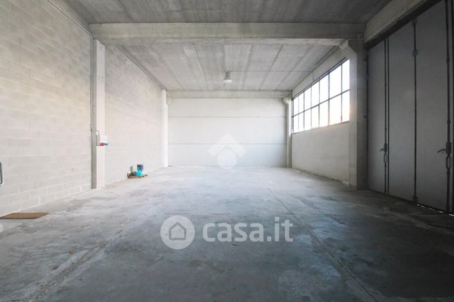 Capannone in commerciale in Via Aurelio Nicolodi 41