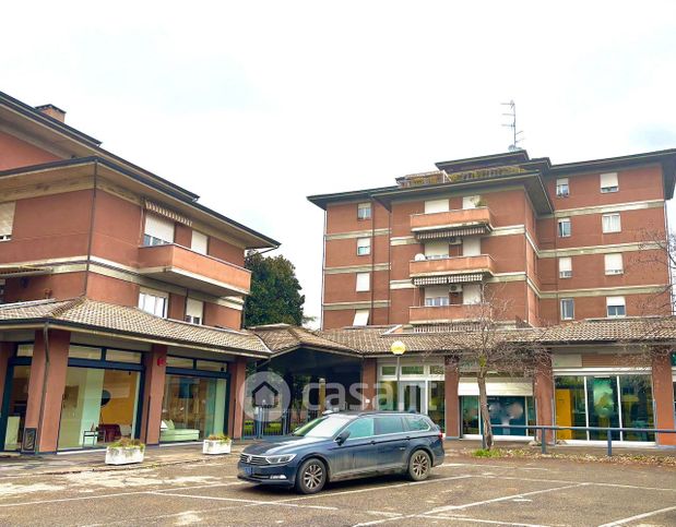 Ufficio in commerciale in Via Ferdinando Bernini 2