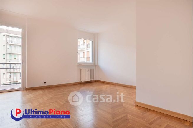Appartamento in residenziale in Via Challand 25