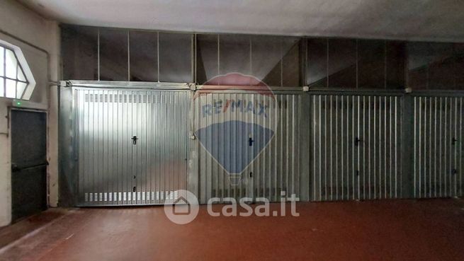 Box/posto auto in residenziale in Corso Piero Maroncelli 12