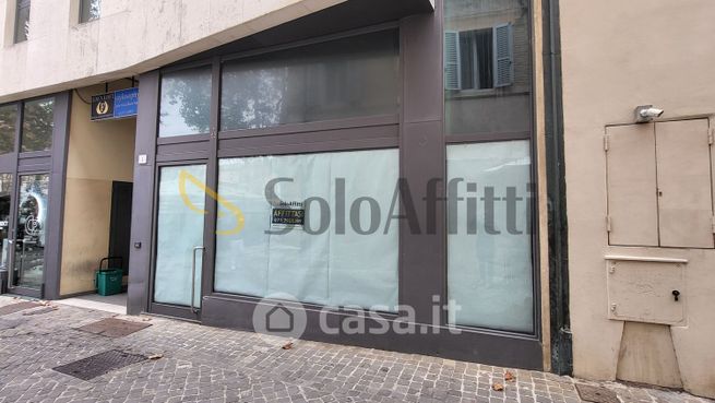 Negozio/locale commerciale in commerciale in 