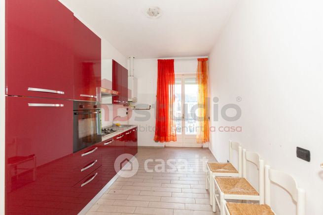 Appartamento in residenziale in Piazza Adriano Centenari