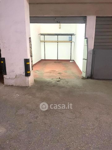 Box/posto auto in residenziale in Via Ernesto Pascal