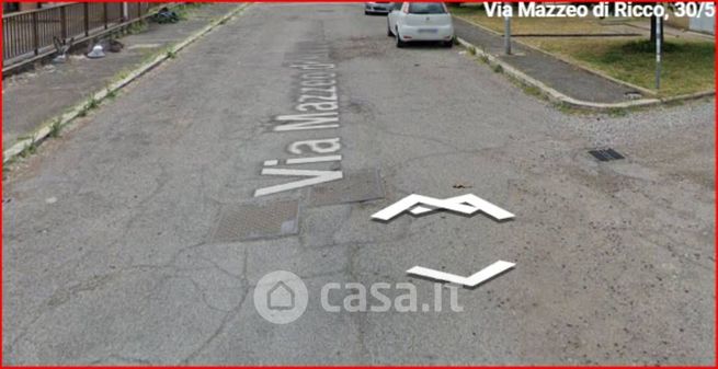 Garage/posto auto in residenziale in Via Mazzeo di Ricco 30 -52