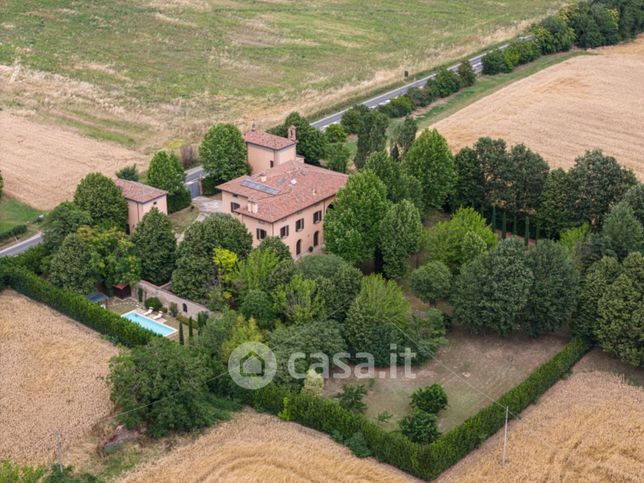 Villa in residenziale in 