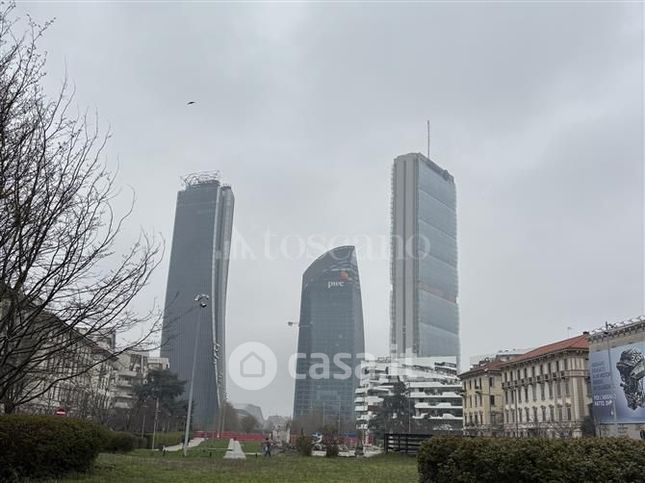 Box/posto auto in residenziale in Piazzale Giulio Cesare