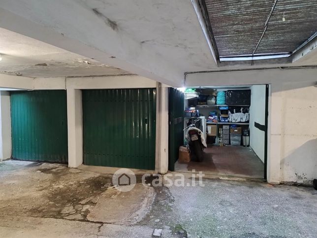 Garage/posto auto in residenziale in Via Arno 32