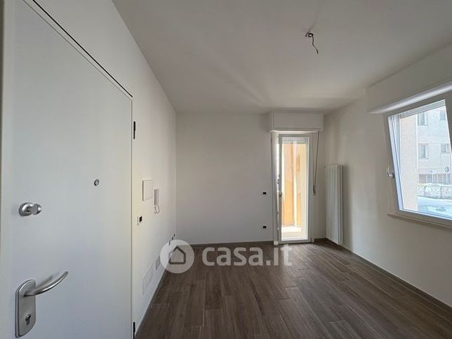 Ufficio in commerciale in Via Nurra