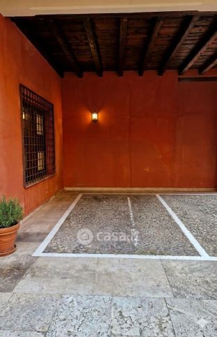 Box/posto auto in residenziale in Via Guglielmo Oberdan