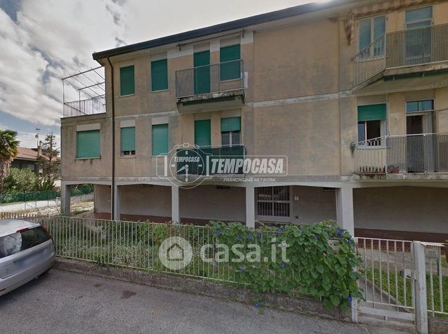 Appartamento in residenziale in Via Francesco Petrarca 7