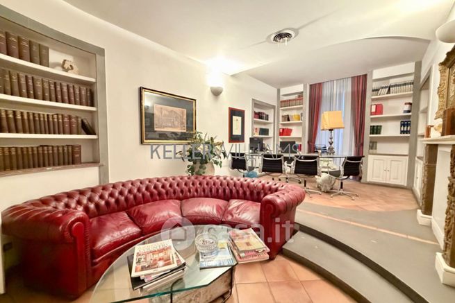 Ufficio in commerciale in Via Boezio