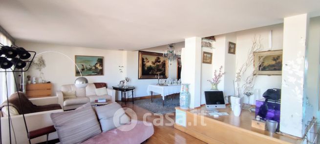 Attico/mansarda in residenziale in Via Monte Lauro 8
