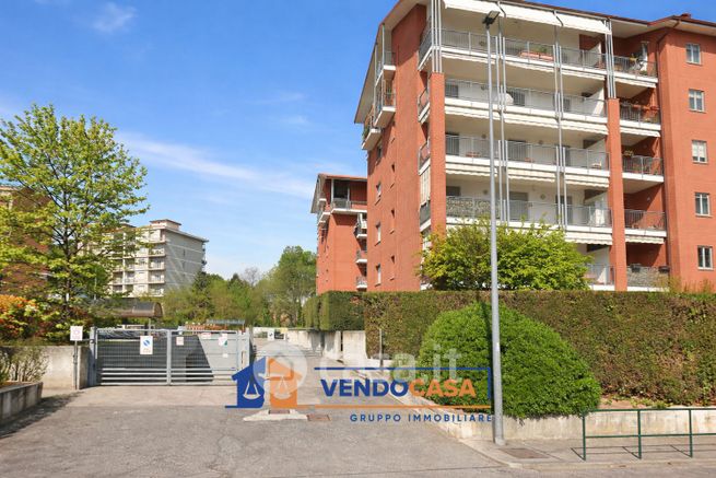 Box/posto auto in residenziale in Via Bruere 9 a