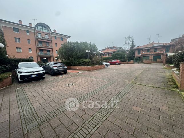 Garage/posto auto in residenziale in Via della Siepe 21