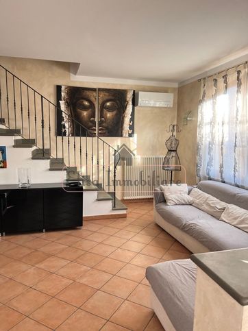 Casa indipendente in residenziale in