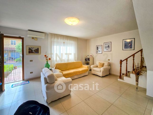 Casa bi/trifamiliare in residenziale in Via Rosolino Pilo 20