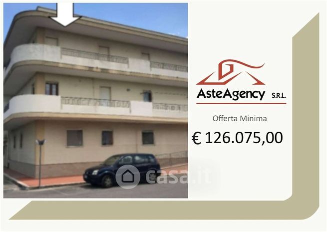 Appartamento in residenziale in Via Angelo Raffaele Maggi 5