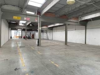 Capannone in commerciale in 